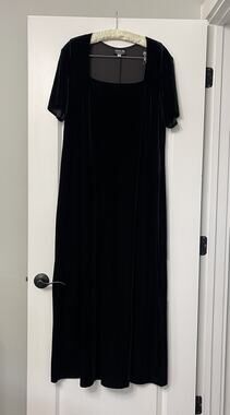 Oynx Nite By Wendy Chaitin Black Velvet Maxi Dress Square Neck Sz 22 Formal Gown